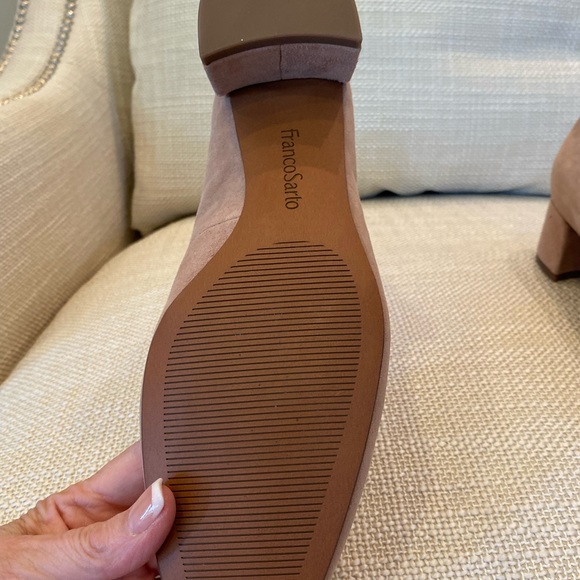 Franco Sarto Womens Blush Suede Rounded Square Toe Low Square Heel Pump/Size 6.5 - Picture 7 of 11